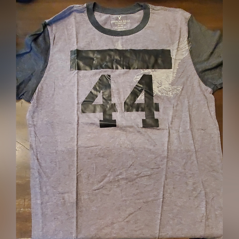 American Eagle Outfitters Graphic Tee - Mens Size Medium - Classic Fit